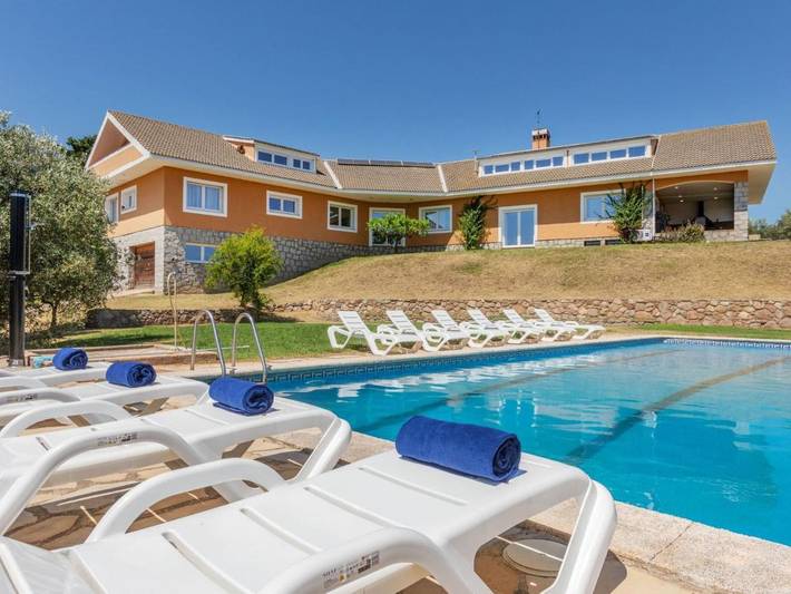 Casa rural para 20 personas, con Terraza además de Jardín y Piscina en La Garriga