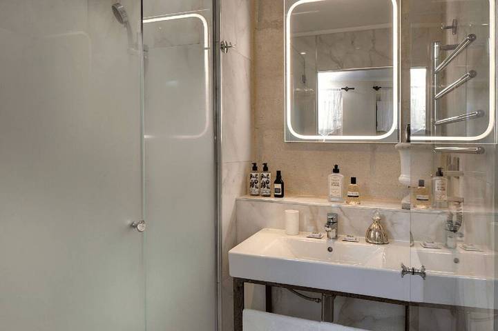 Hôtel pour 2 personnes, avec jardin dans Théâtre des Halles - 4