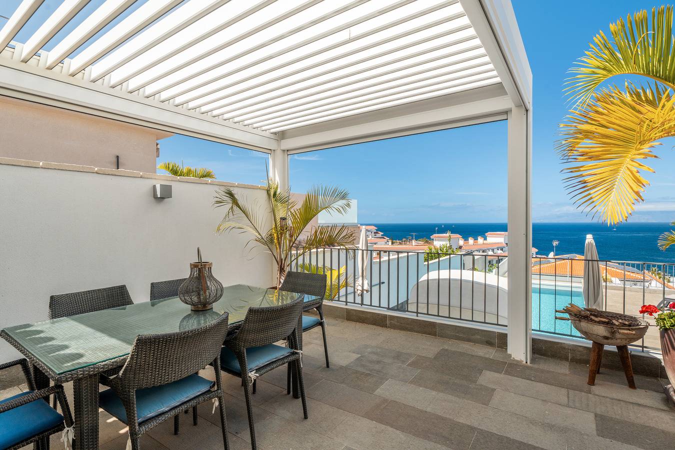 Villa de vacaciones 'Arenas 3 Playa La Arena' con vistas al mar, Wi-Fi y aire acondicionado in Puerto de Santiago, Santiago del Teide