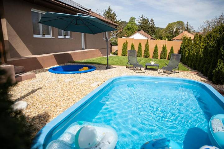 Location de vacances pour 6 personnes, avec sauna et jacuzzi ainsi que piscine et jardin dans Pilisvorosvar - 2