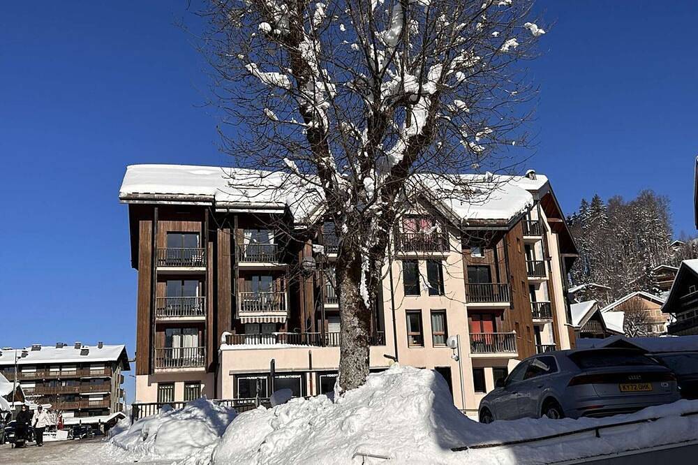Apartamento entero, Estudio para 4 pers, a 450 m de las pistas y cerca de tiendas in Les Carroz, Arâches-la-Frasse