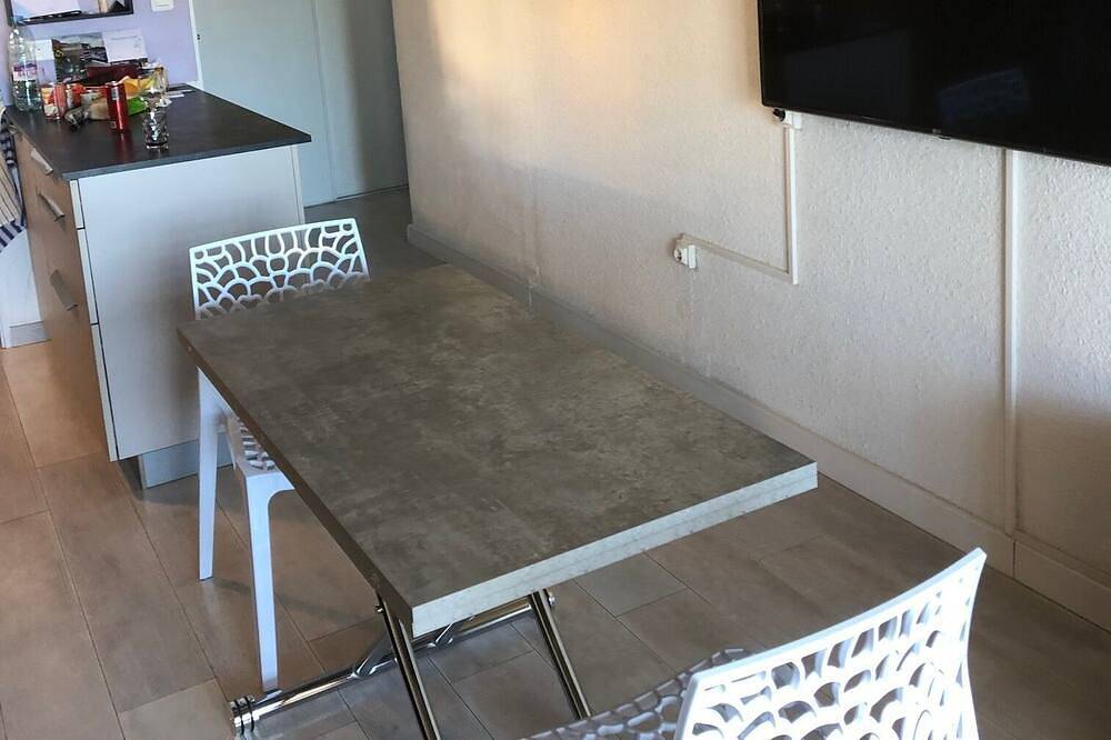 Entire apartment, Quiet apartment in Sanary sur mer in Sanary-sur-Mer, Toulon region