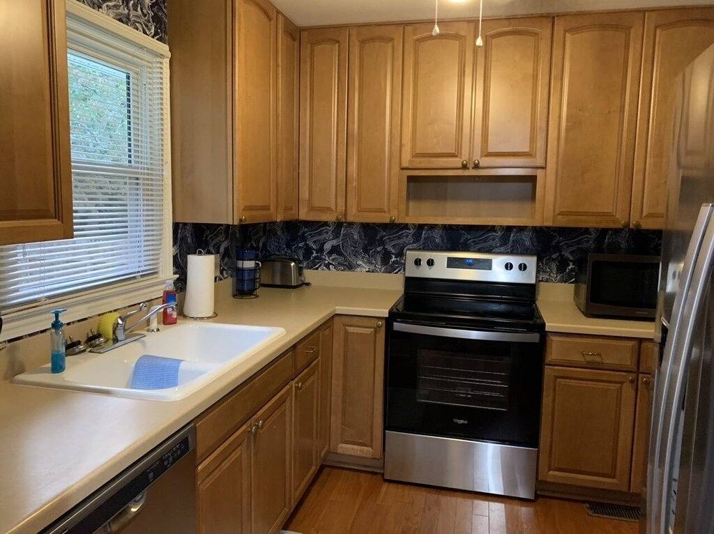 Charming house with a large fenced lot in a central location in Beaufort, Parris Island