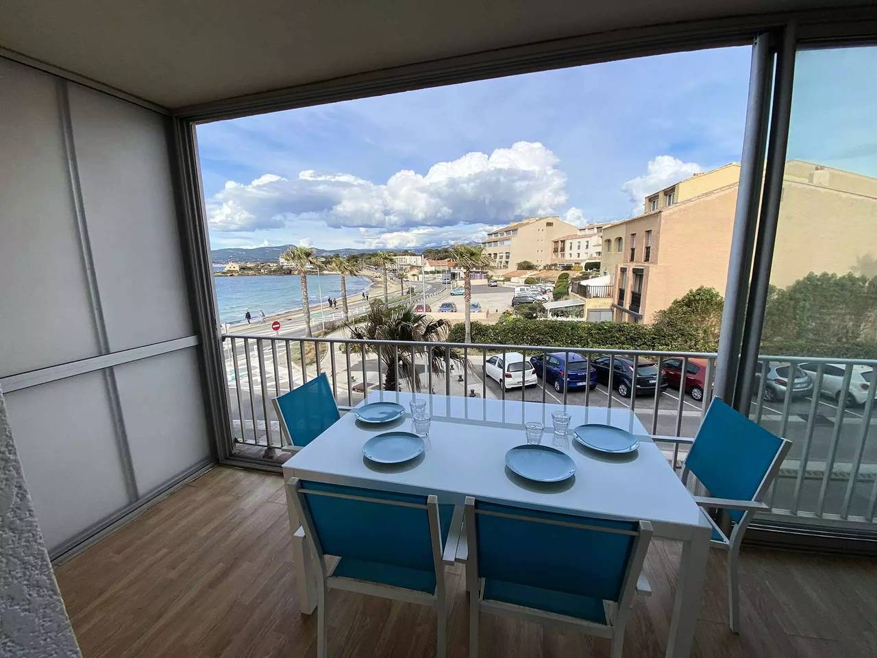 Hel lejlighed, Beautiful apartment with sea view, beaches, shops and restaurants on foot in Le Brusc, Six-Fours-les-Plages