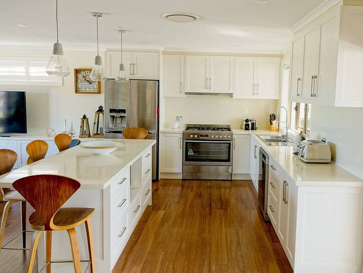 Holiday home for 12 people, with garden and balcony in Callala Beach