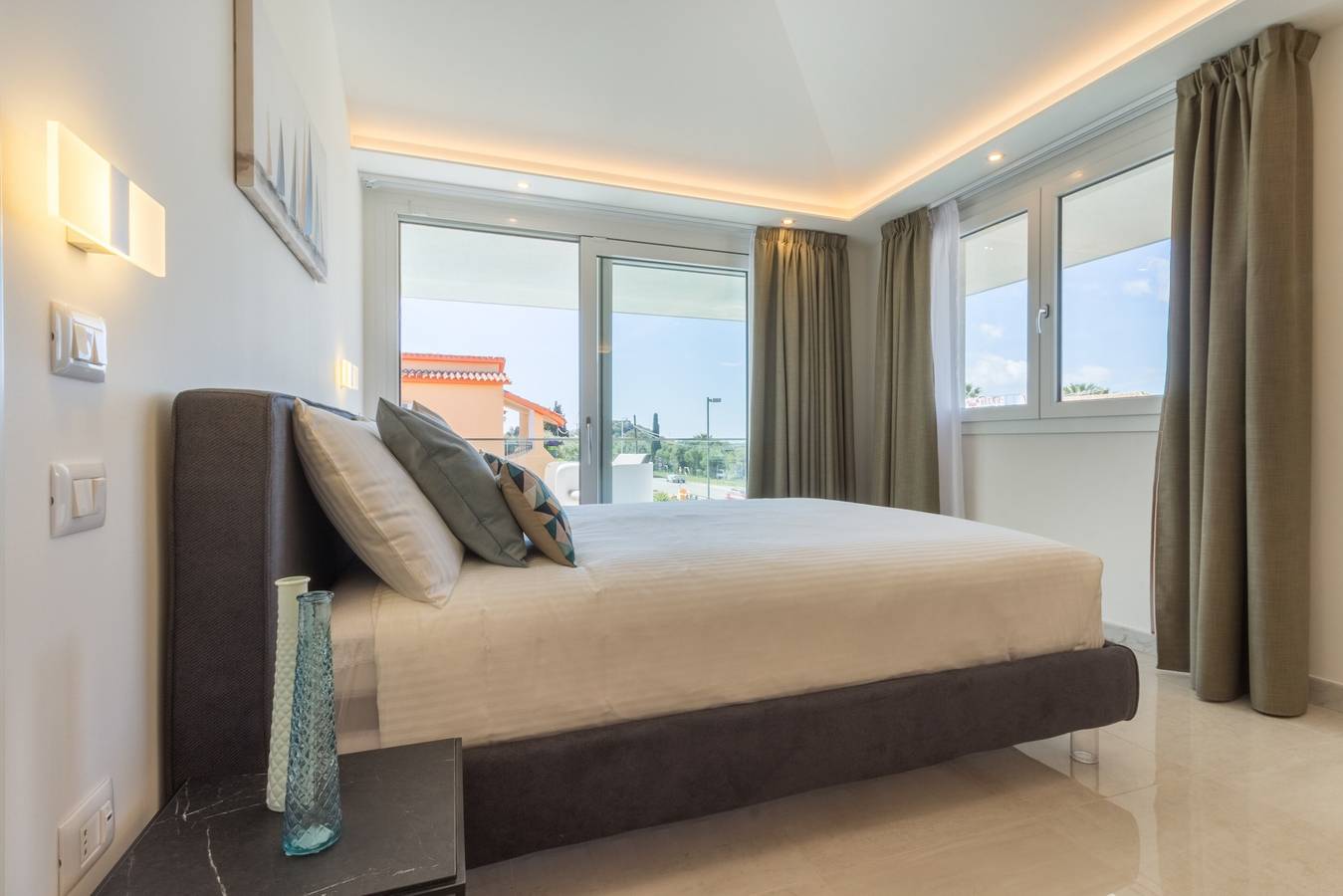 Ganzes Studio, Apartment "Residence Meridian Unità 7" in Strandnähe mit Bergblick, Pool, A/C, Wlan und Balkon in Villa San Pietro, Cagliari Provinz
