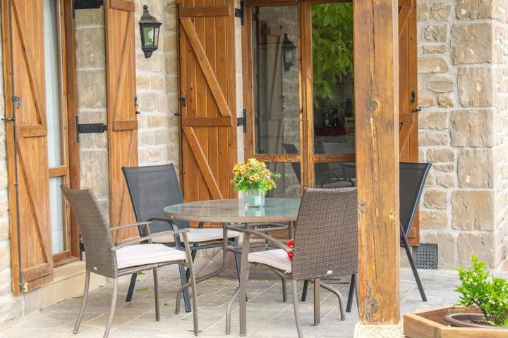 Casa rural con piscina para 8 personas, con jardín además de vistas y piscina, Se admiten mascotas en Navarra - 4