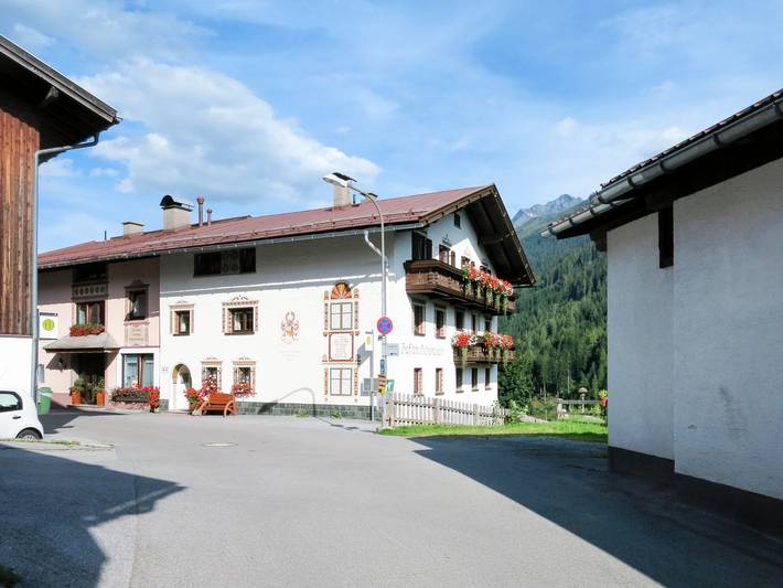 Ferienwohnung für 5 Personen, mit Balkon und Garten in Sankt Anton am Arlberg