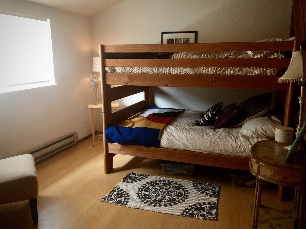 Log Cabin for 6 Guests in Lakeside (MT), Flathead National Forest