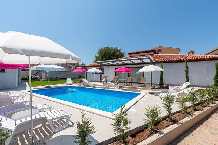 Vakantiewoning voor 2 personen, met Balkon/Terras en Zwembad in Poreč