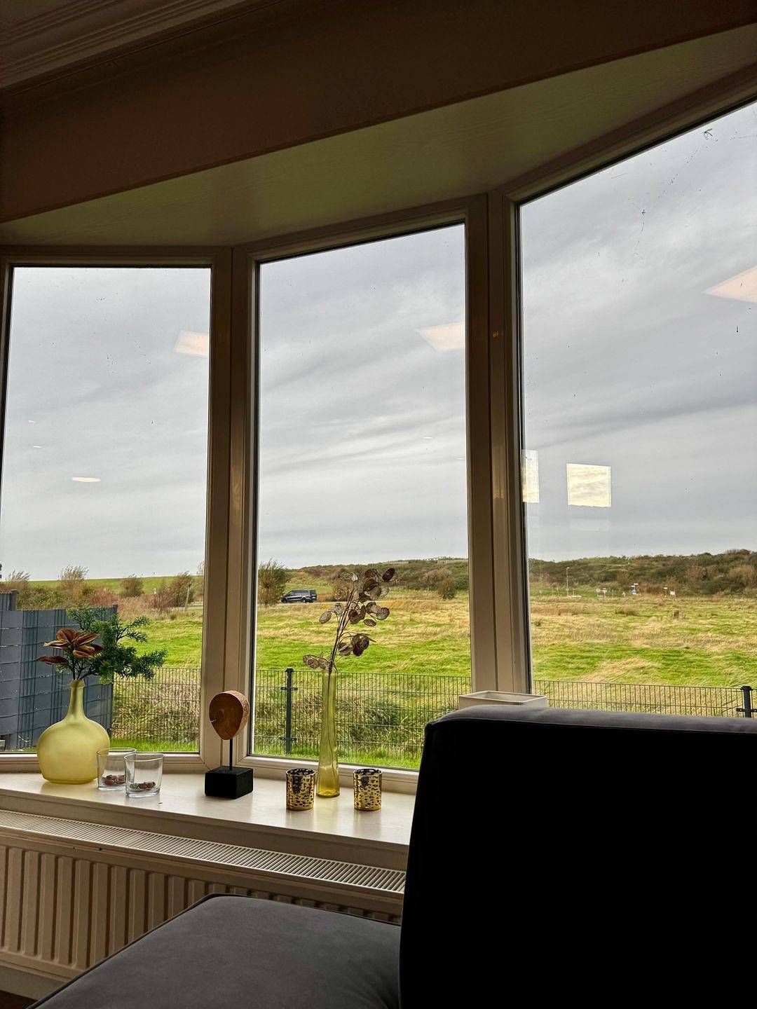 "Willkommen im Chalet Duneview: Ihr Traumurlaub an der Nordsee!" in Zeeuwse Kust