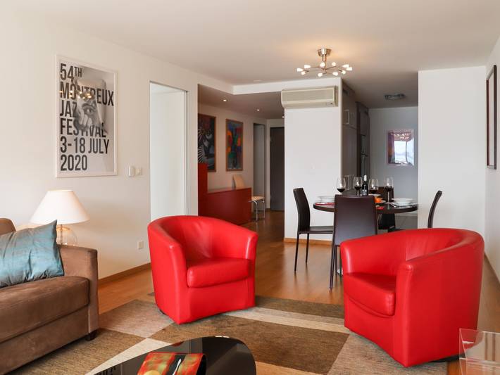 Gîte pour 2 personnes, avec vue et jardin ainsi que sauna et vue sur le lac dans Lac Léman - 2