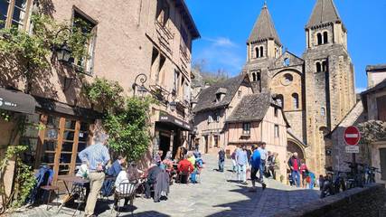 Hôtel pour 2 personnes, avec vue et terrasse dans Conques-en-Rouergue