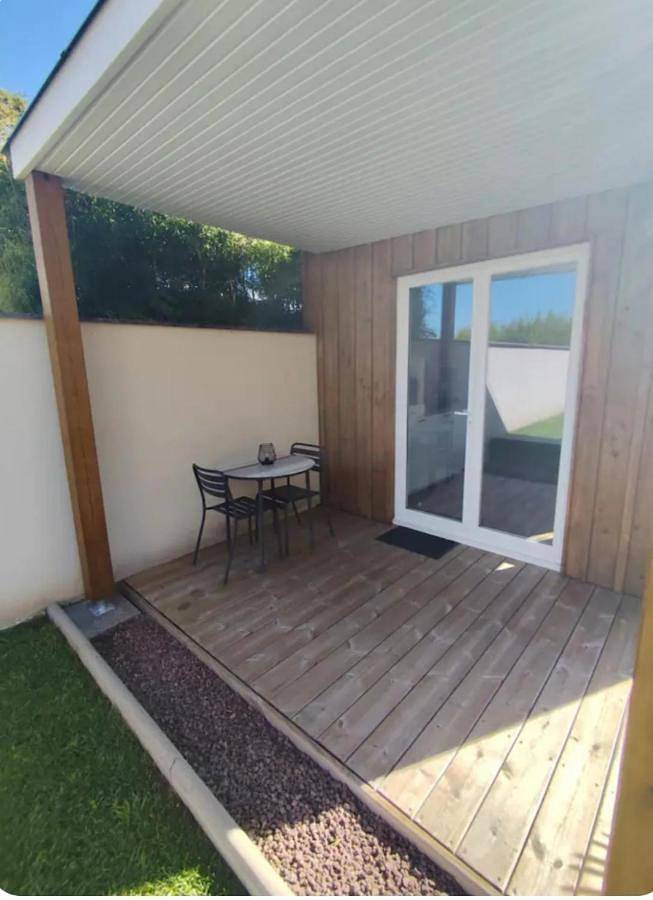 Location de vacances pour 2 personnes, avec terrasse et jardin à Saint-Médard-d'Eyrans - 3