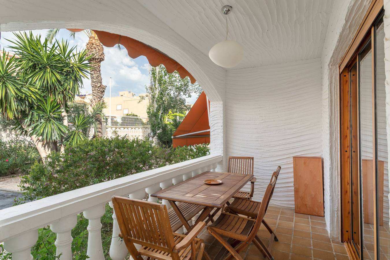 Casa de vacaciones 'Casa Pedro Piscina' con piscina compartida, Wi-Fi y aire acondicionado in Santa Pola, Costa Blanca