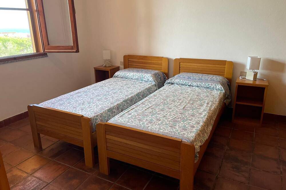Appartement entier, Rent small villa with large garden equipped with all amenities. in Torre dei Corsari, Arbus (Commune)