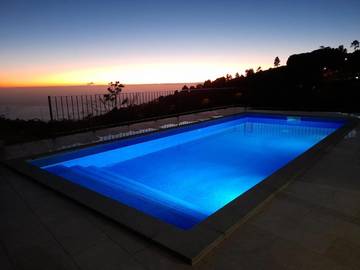 Chambre d’hôte pour 2 personnes, avec terrasse et piscine ainsi que vue et jardin à Fajã da Ovelha
