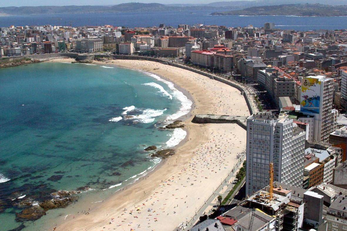 Apartamento entero, Three-Bedroom Apartment in Praia do Orzán (La Coruña), La Coruña