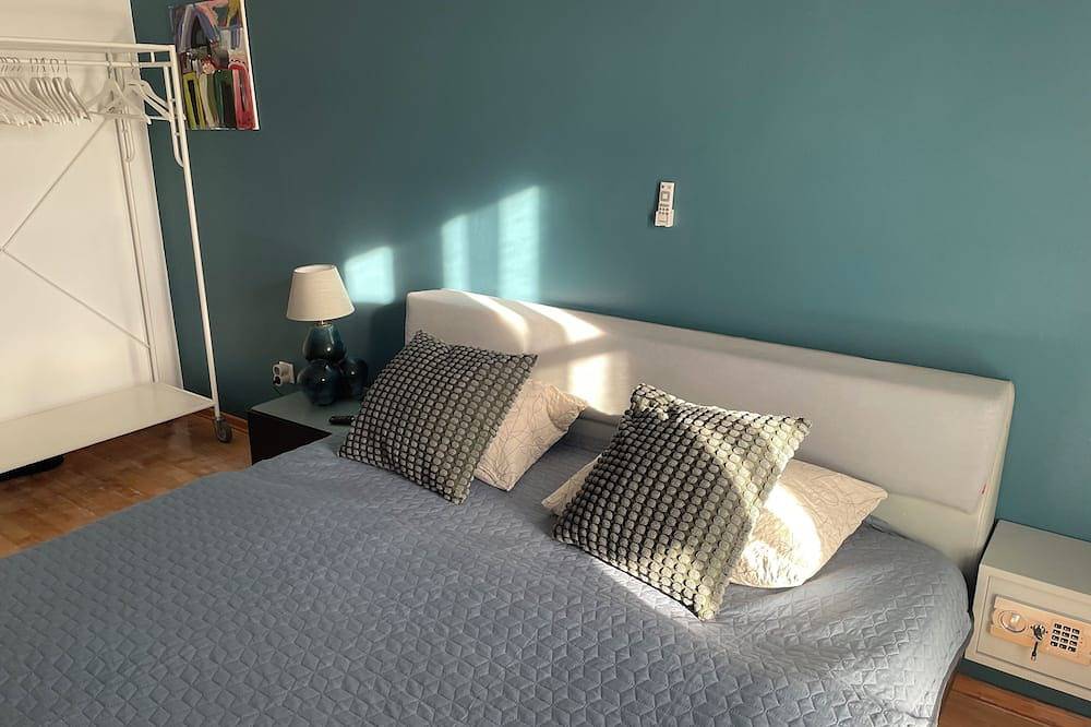 Ruhegelegene Villa mit 2 Apartments am Stadtrand mit eigenem Parkplatz in Karlovac, Karlovac und Umgebung