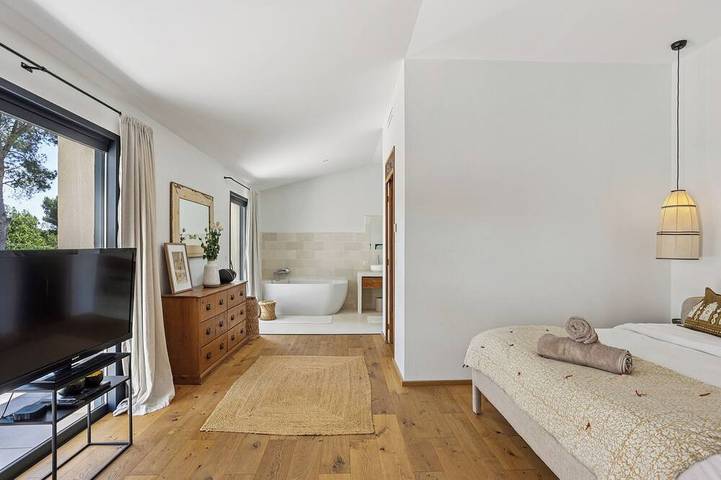 Location de vacances pour 10 personnes, avec balcon et jardin, animaux acceptés à Saint-Marc-Jaumegarde - 2