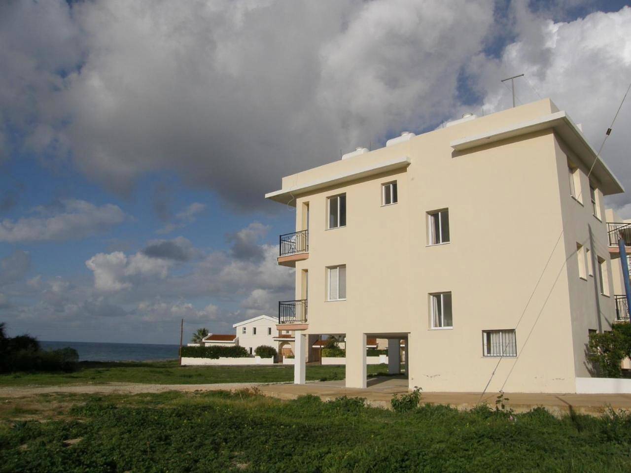 Athena and The Owl Beachside Apt in Paphos, Südzypern