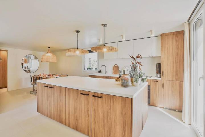 Location de vacances pour 8 personnes, avec jardin et balcon ainsi que piscine et vue à Limonest - 4