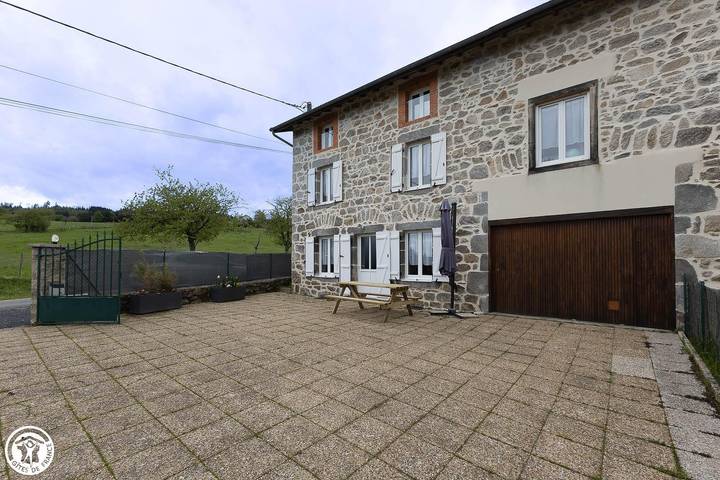 Maison de vacances pour 6 personnes, avec Terrasse ainsi que Jardin et Vue à Ambert