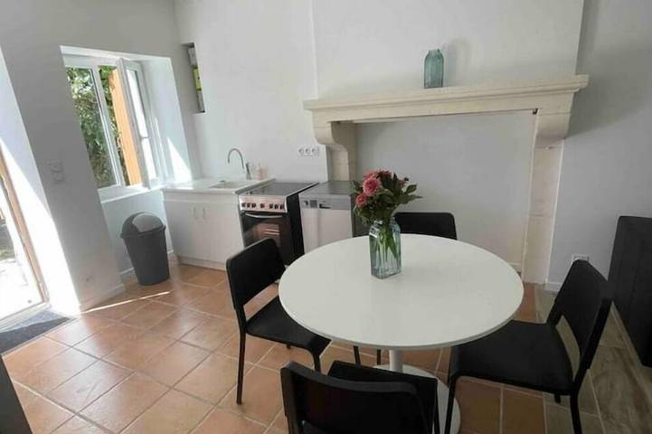 Gîte pour 4 personnes, avec terrasse et jardin dans Sainte-Fauste