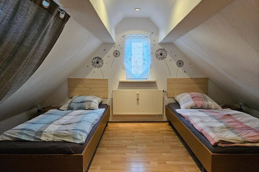 Ganze Wohnung, Fewo O3, 4-6 Personen, 23km bis Frankfurt - Nord in Ober-Mörlen, Wetterau