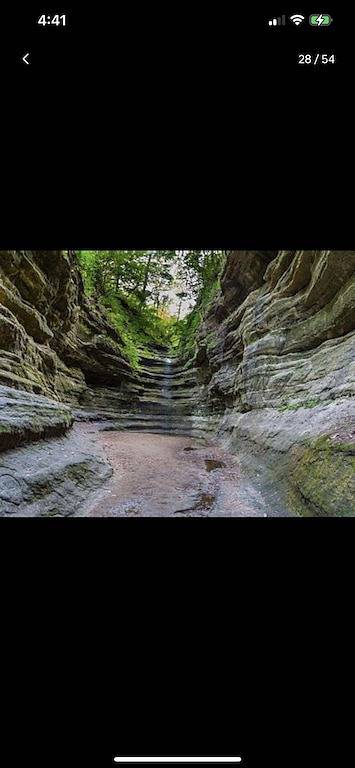 Newer Rustic Wifi Villa by Starved Rock sleeps 7. A guest favorite!! in Starved Rock State Park