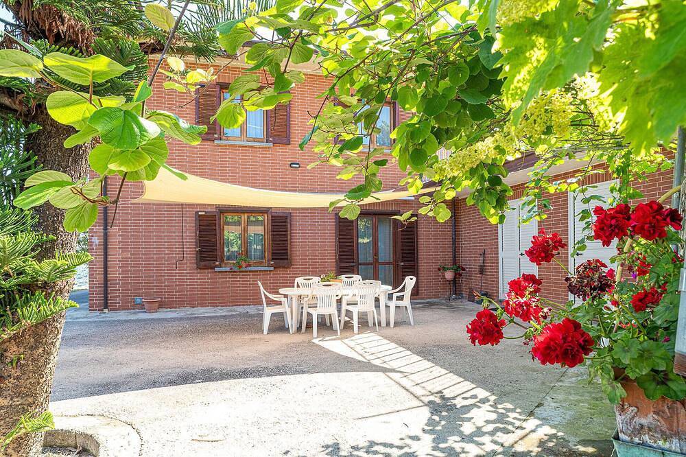 Amazing home in Castellabate with Wifi in Castellabate, Cilento Coast