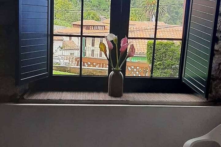 Appartement entier, Perfect getaway in a typical Asturian house with sea views, garden and parking. in Colunga, Côte Cantabrique