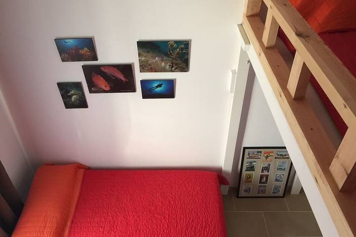 Appartamento intero, Apartment on one of the most magical bays in Cadaques. Pet friendly! in Platja Es Caials (Cadaques), Cadaques