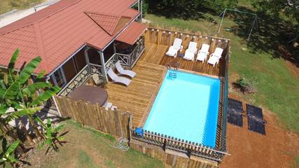 Gîte pour 6 personnes, avec jardin ainsi que jacuzzi et piscine à Aubas