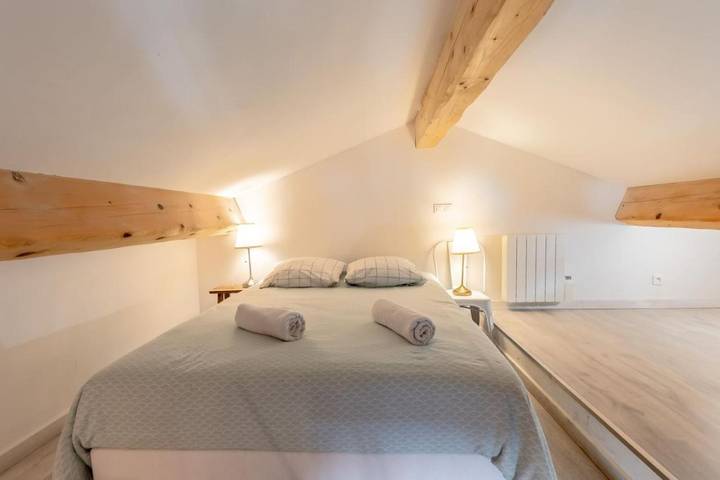 Gîte pour 4 personnes, avec vue, animaux acceptés dans Office De Tourisme Du Pays Des Sorgues Et Des Monts De Vaucluse - 4