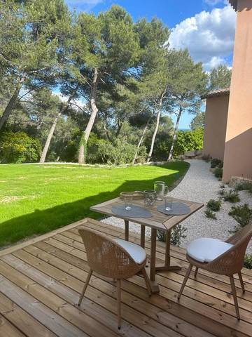 Maison d’hôte pour 2 personnes, avec vue ainsi que jardin et piscine à Nîmes