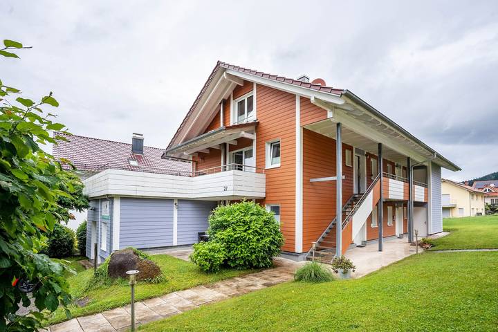 Entire apartment, Apartment 'Teufelsmühlblick' with Mountain View, Balcony and Wi-Fi in Loffenau, Northern Black Forest
