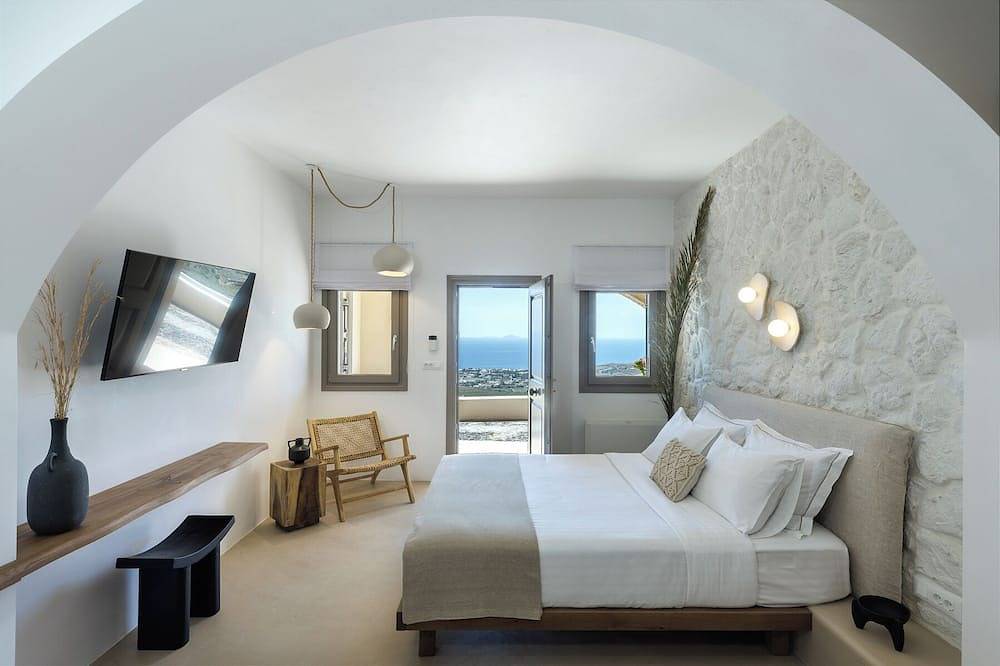 Eolia Senior Villa in Exo Gonia, Santorini