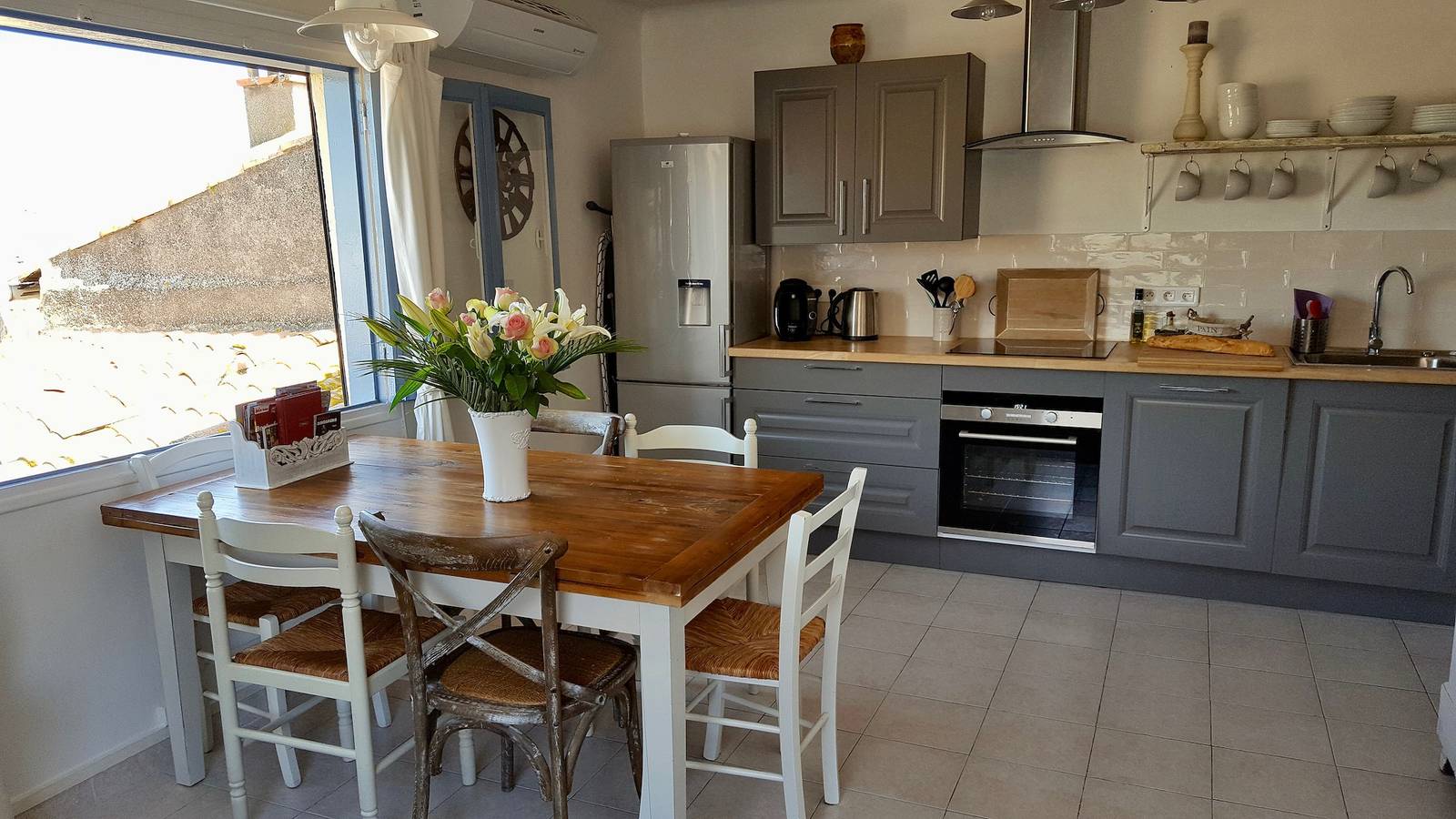 1Bed Cottage Sleeps 4- Sea Views, Balcony, Parking in Mèze, Côte d'Améthyste