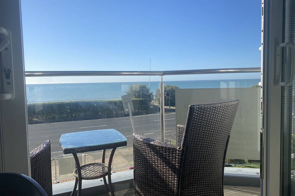 Entire apartment, Luxury apartment located adjacent to Bexhill Seafront Promanade in Bexhill, East Sussex