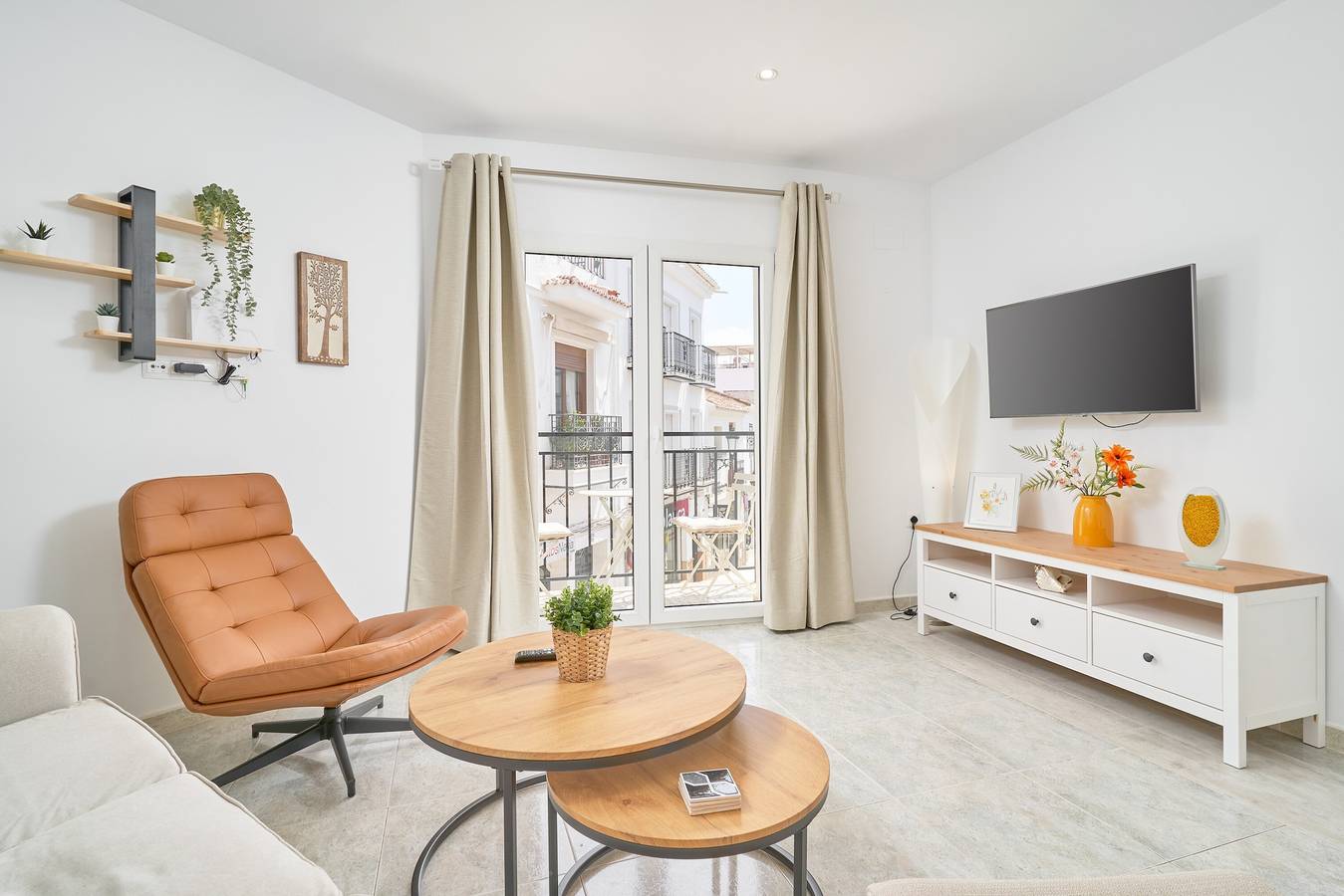 Hel leilighet, Apartment Suzanne newly furbished town centre apartment in Nerja Centre, Nerja