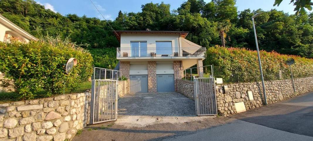 Ferienhaus für 5 Personen, mit Ausblick und Garten sowie Seeblick in Malcesine