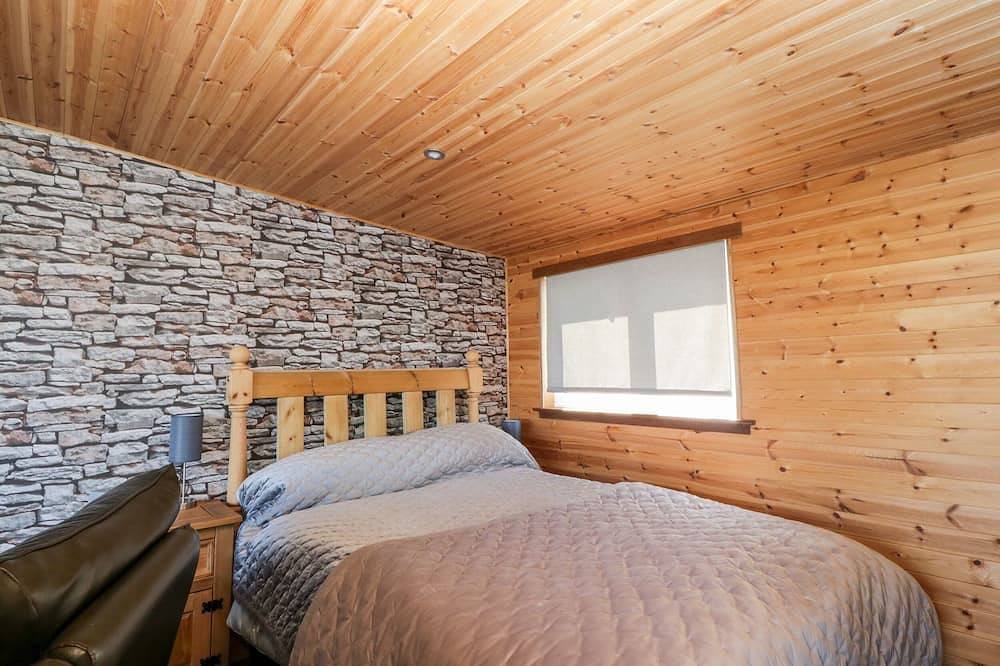 Blackbrae Cabin, romantic, luxury holiday cottage in Coatbridge in North Lanarkshire
