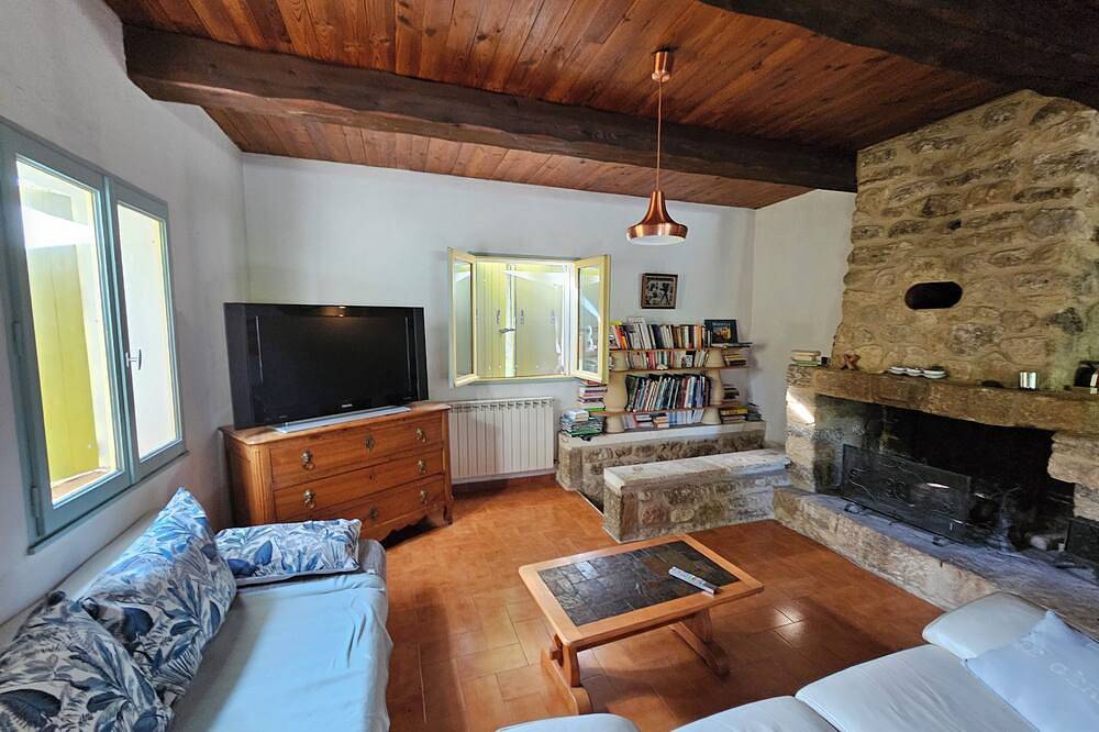 Entire family country house on 1 ha with no direct neighbors in Ansouis, Parque natural regional del Luberon