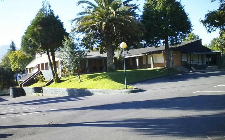 Hotel para 3 personas, con jardín además de piscina y terraza - 1