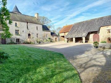 Chambre d’hôte pour 4 personnes, avec piscine et jardin, animaux acceptés dans la Manche