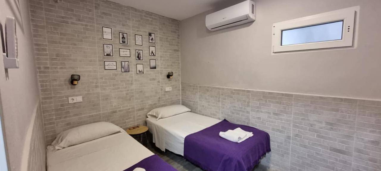 Hostal La Cabaña in Platja de Ponent (Salou), Salou
