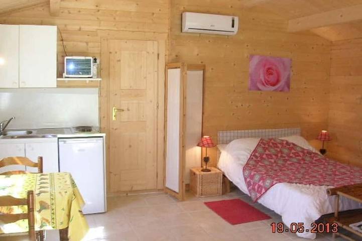 Gîte pour 2 personnes, avec terrasse ainsi que jacuzzi et jardin à Bouc-Bel-Air - 2