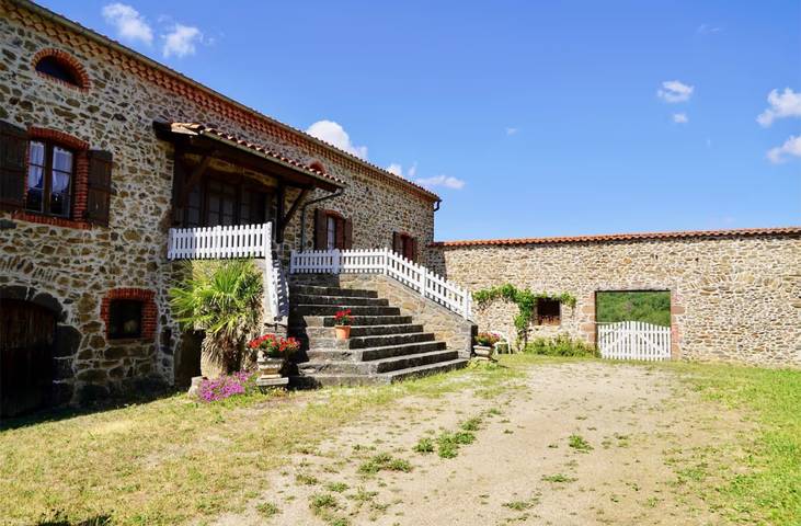Maison de vacances pour 8 personnes, avec jardin, adapté aux familles en Auvergne