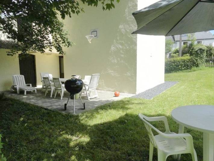 Location de vacances pour 7 personnes, avec vue et jardin à Chiny - 2
